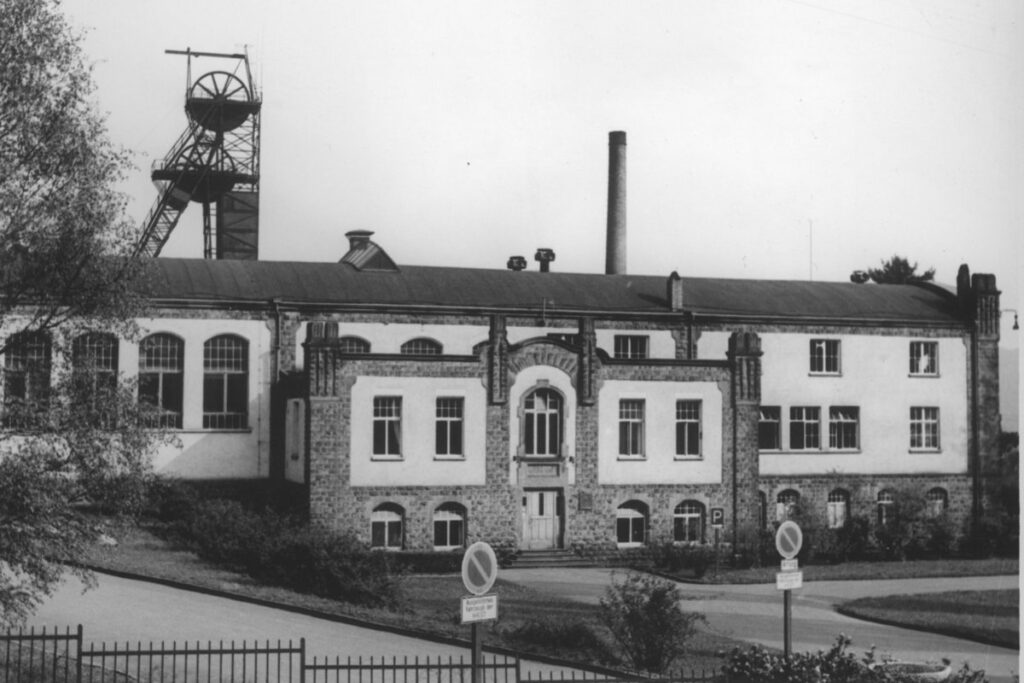 RAG beginnt Abriss auf Gelände der ehemaligen Hauptrettungsstelle 4 Historische Aufnahme der denkmalgeschützten Hauptrettungsstelle Friedrichsthal | Foto: RAG Archiv Saar