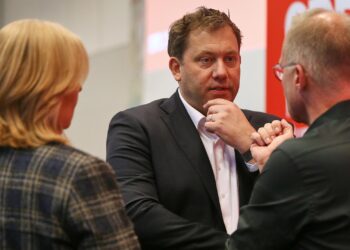 SPD sackt im "Politbarometer" auf Rekordtief 3 Bas