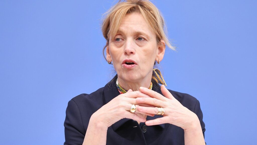 Bildungsministerin Prien will Iran-Krieg in Schulen thematisieren 10 Karin Prien (Archiv)