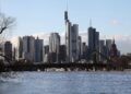 Bankenverband senkt Wachstumsprognose auf ein Prozent 10 Skyline von Frankfurt / Main (Archiv)