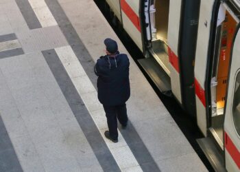 Schaffner bei der Deutschen Bahn (Archiv)