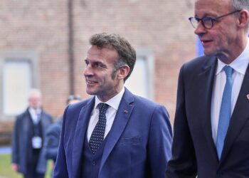 Emmanuel Macron und Friedrich Merz (Archiv)