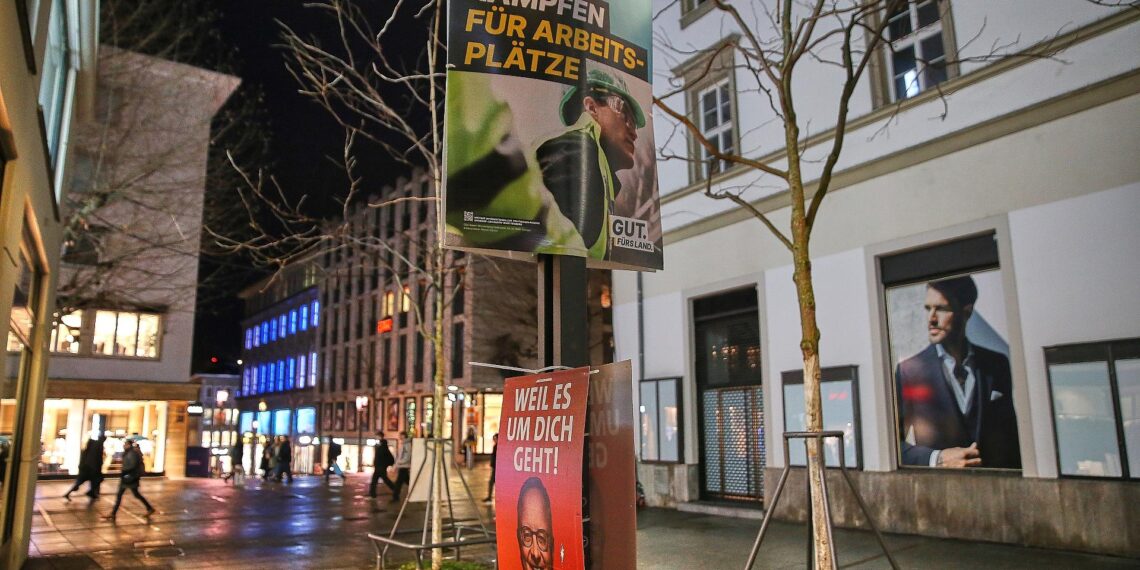Wahlplakate zur Landtagswahl von CDU und SPD in Baden-Württemberg (Archiv)