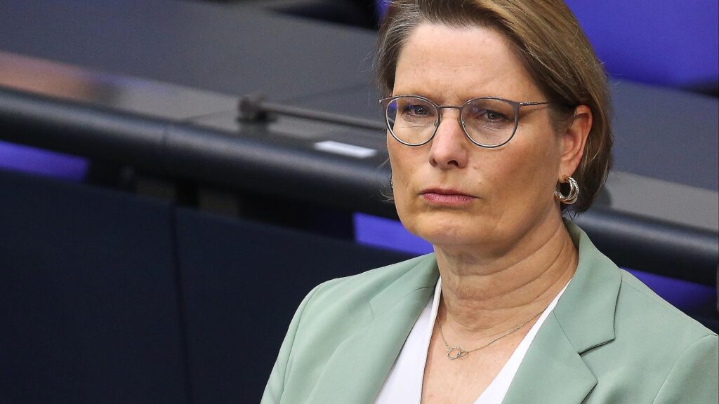Justizministerin: "Recht des Stärkeren bringt uns nicht weiter" 6 Stefanie Hubig am 27.02.2026