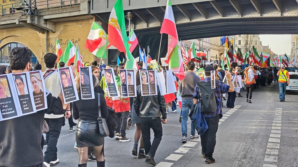 Demo für Regime-Wechsel im Iran (Archiv)