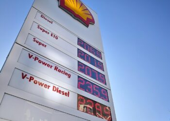 Spritpreise steigen nach Kriegsausbruch im Iran massiv 2 Shell-Tankstelle am 04.03.2026
