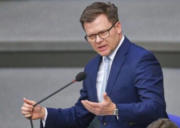 Umweltminister drängt auf Unabhängigkeit von fossilen Energien 2 Carsten Schneider am 04.03.2026