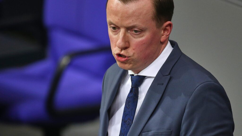 Adis Ahmetovic am 04.03.2026