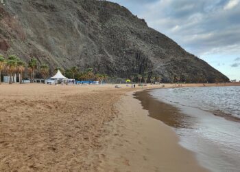 Weißer Sandstrand auf Teneriffa (Archiv)