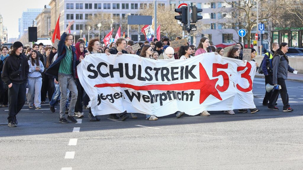 Schüler-Demo gegen Wehrdienstpläne am 05.03.2026