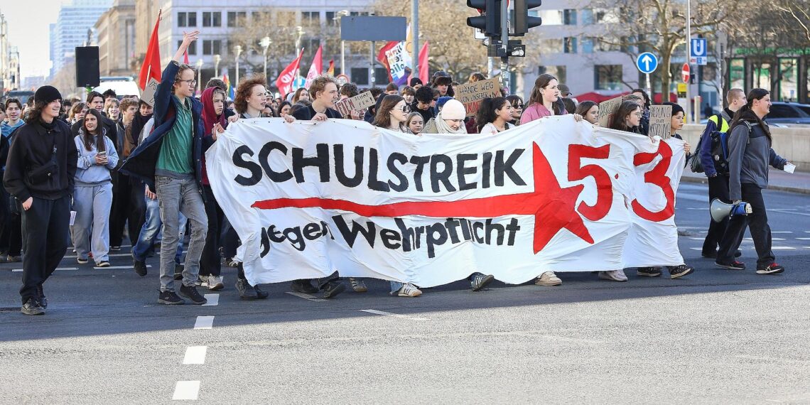 Schüler-Demo gegen Wehrdienstpläne am 05.03.2026