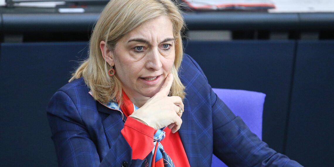 Warken fordert in Debatte um Deepfakes schnelle Maßnahmen 1 Nina Warken (Archiv)