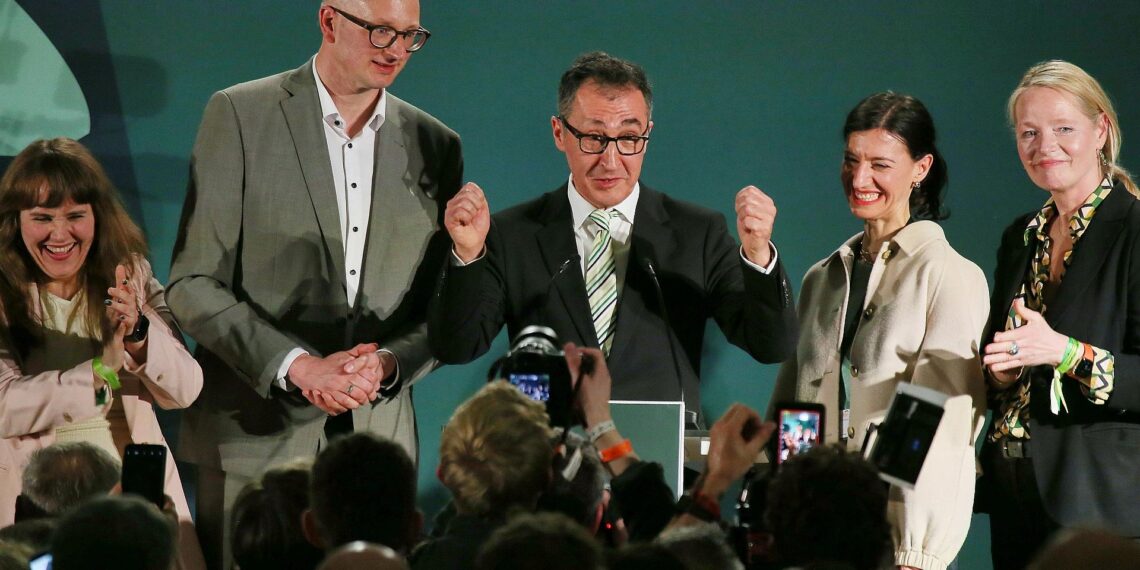 Banaszak sieht "Rückenwind" für Bundespartei nach Özdemir-Erfolg 1 Cem Özdemir am 08.03.2026