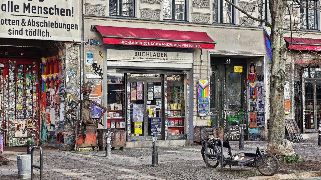 Buchladen `Zur schwankenden Weltkugel` (Archiv)