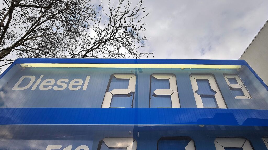 Klingbeil-Berater warnt vor Anstieg der Inflation 12 Tankstelle (Archiv)