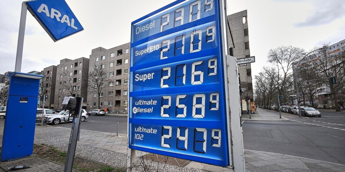 "Zu Unrecht schlechtgeredet": Top-Ökonom fordert neuen Tankrabatt 1 Aral-Tankstelle am 20.03.2026