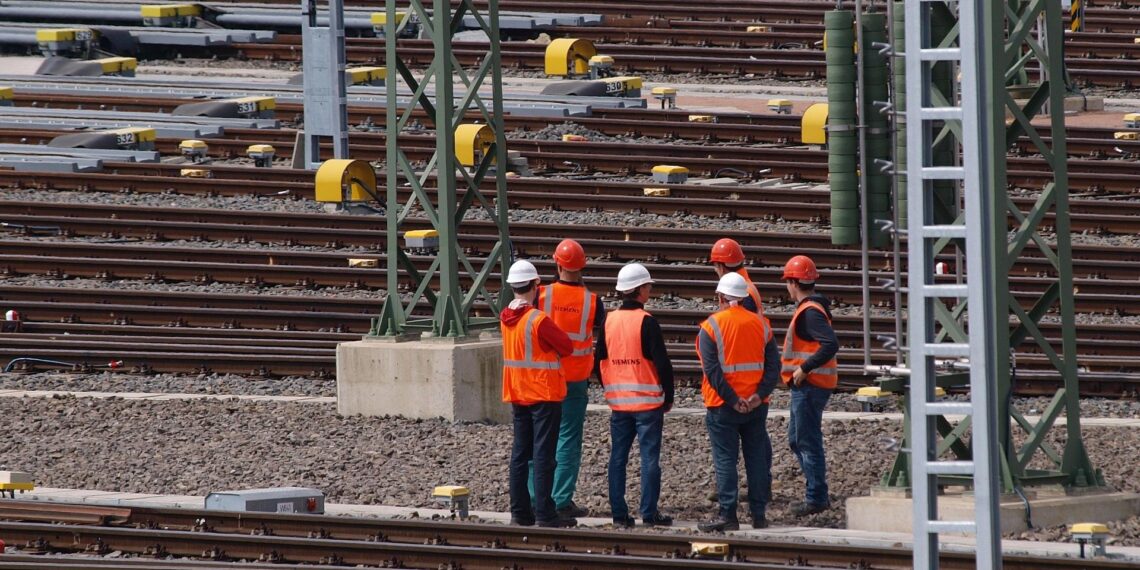 Arbeiter Gleisanlage (Archiv)