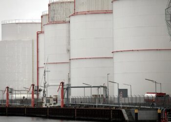 Deutsche Rohöl-Importe binnen 20 Jahren um ein Drittel gesunken 3 Tanklager (Archiv)