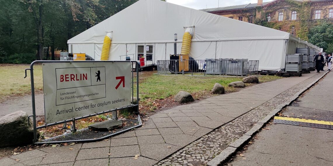 Ankunftszentrum für Flüchtlinge (Archiv)