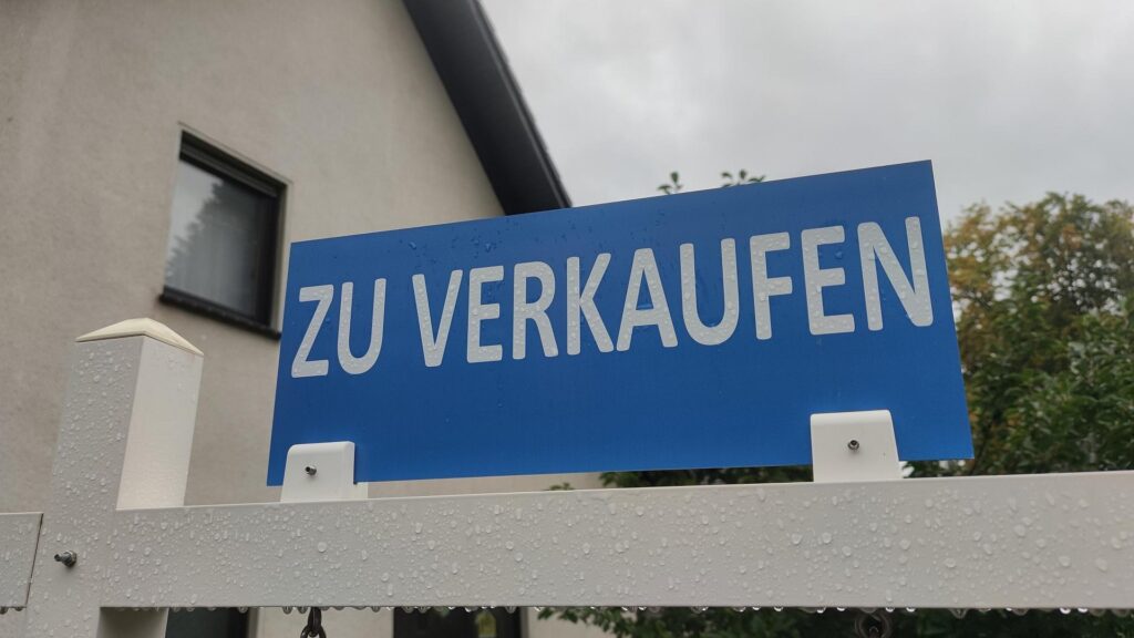`Zu Verkaufen`-Schild (Archiv)