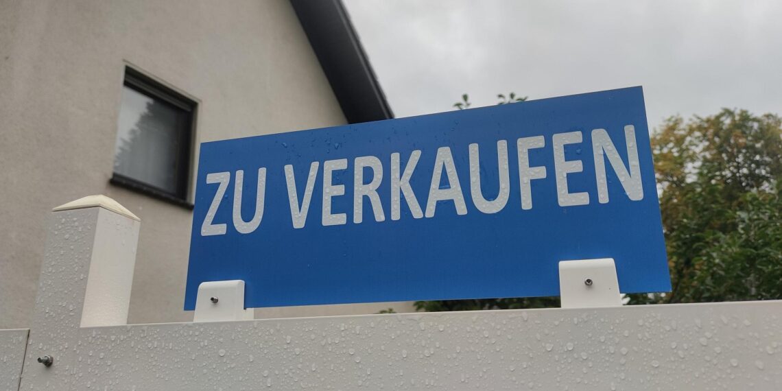 `Zu Verkaufen`-Schild (Archiv)