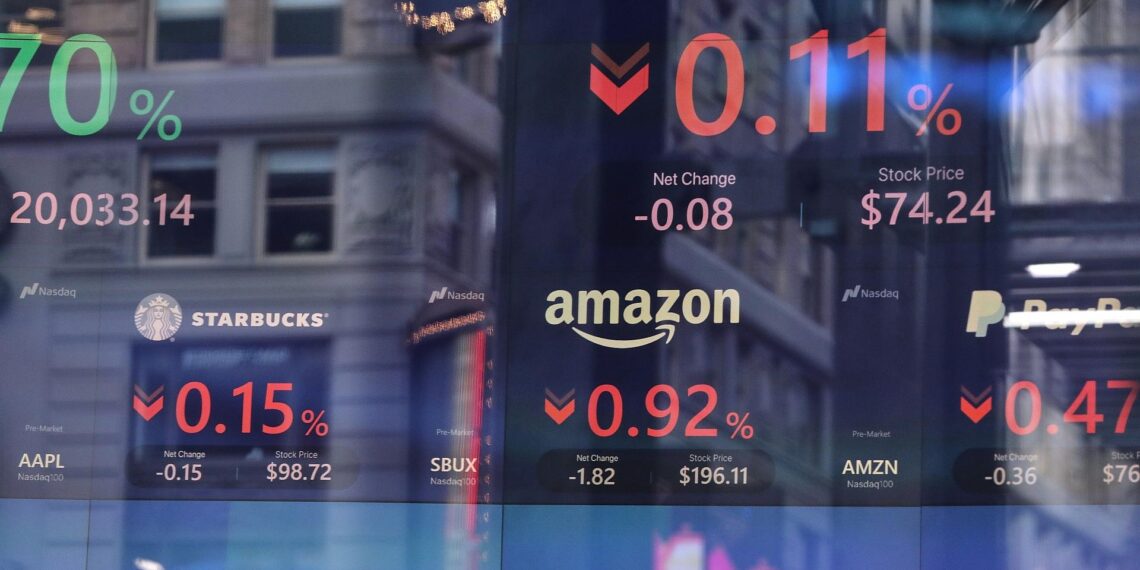 Börsenkurse von Starbucks und Amazon (Archiv)