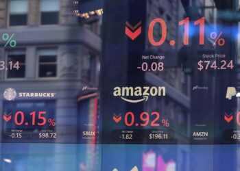 Investment-Strategin: US-Investoren holten Geld zurück 2 Börsenkurse von Starbucks und Amazon (Archiv)