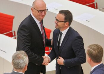 SPD und CDU in Brandenburg unterschreiben Koalitionsvertrag 2 Dietmar Woidke und Jan Redmann (Archiv)
