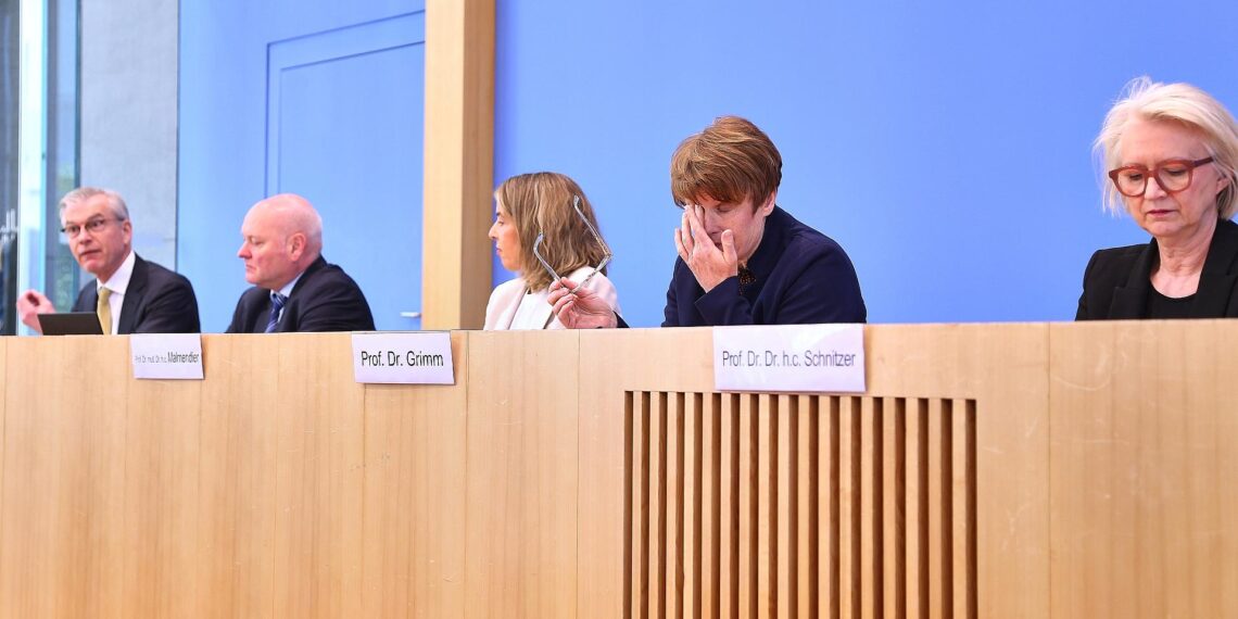 Bericht: Handelsökonom soll in Sachverständigenrat einziehen 1 Die Wirtschaftsweisen (Archiv)