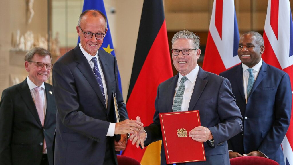 Unterzeichnung von Freundschaftsvertrag Deutschland-UK (Archiv)