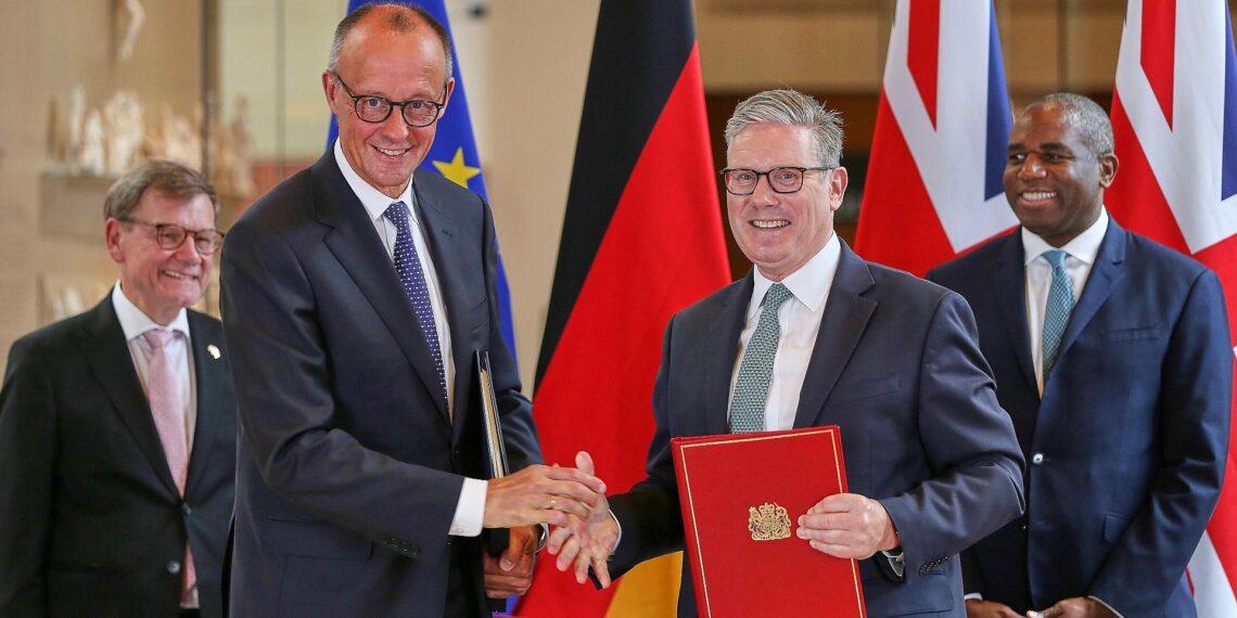 Unterzeichnung von Freundschaftsvertrag Deutschland-UK (Archiv)