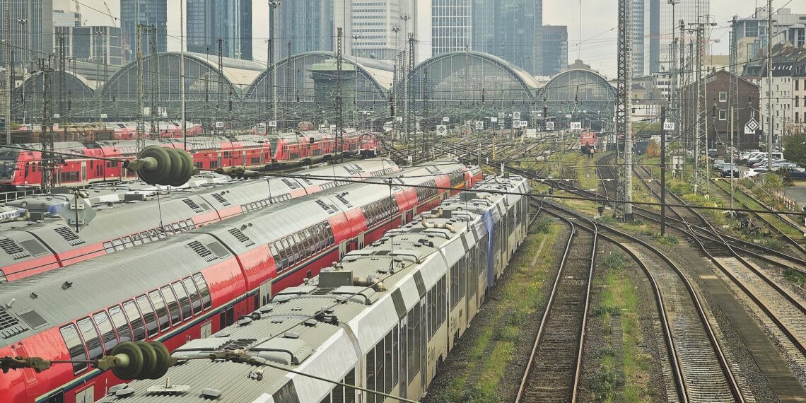 Verkehrsminister: Weichen für Bahn-Neuanfang gestellt 1 Frankfurter Hauptbahnhof (Archiv)