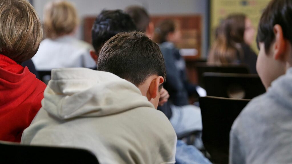 Kinder in einer Schule (Archiv)