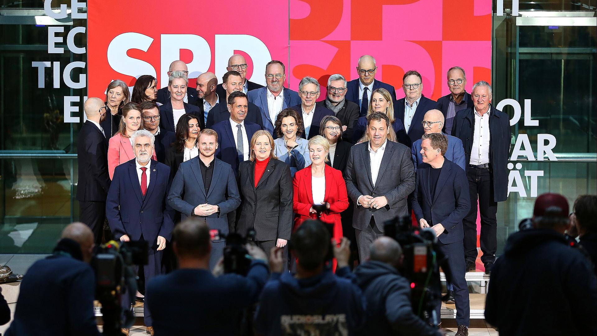 Gruppenfoto nach SPD-Krisensitzung (Archiv)