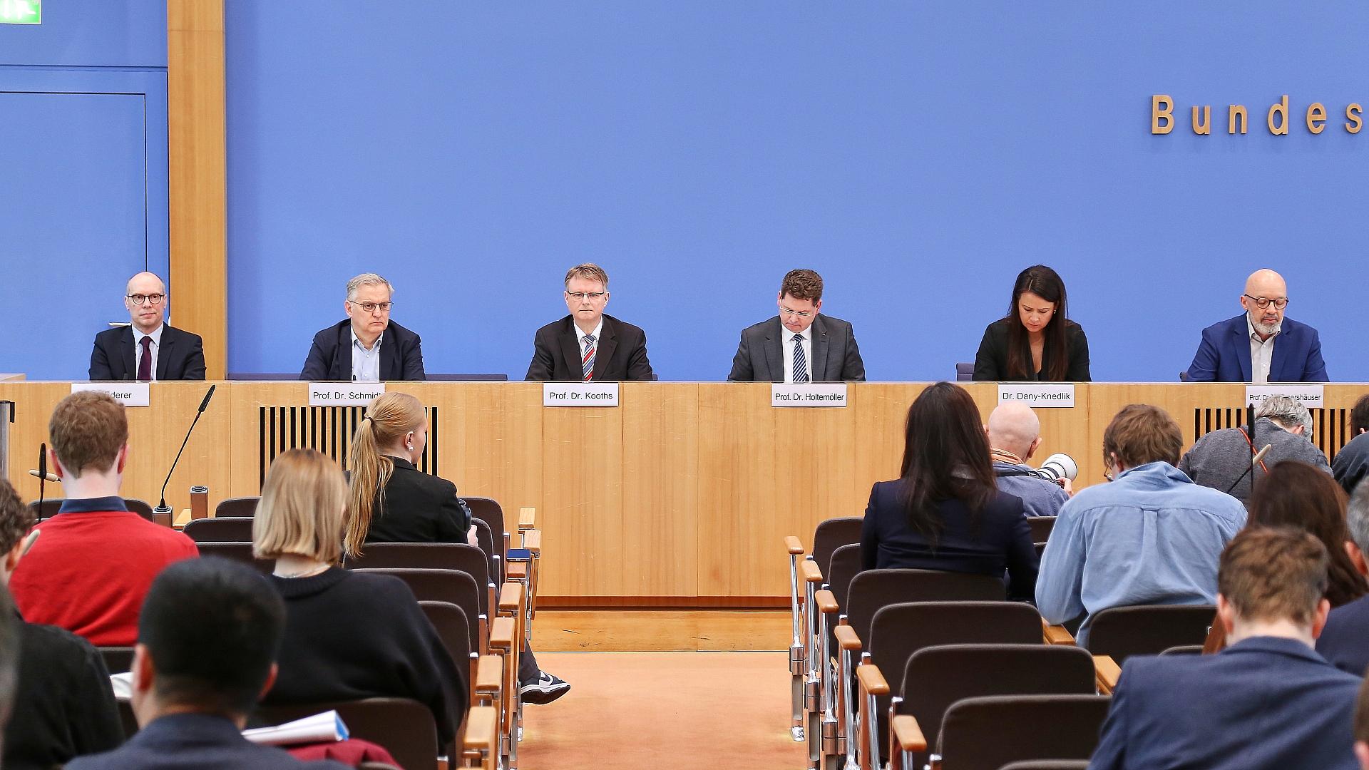 Vorstellung Gemeinschaftsdiagnose der Wirtschaftsforschungsinstitute Frühjahr 2026 am 01.04.2026