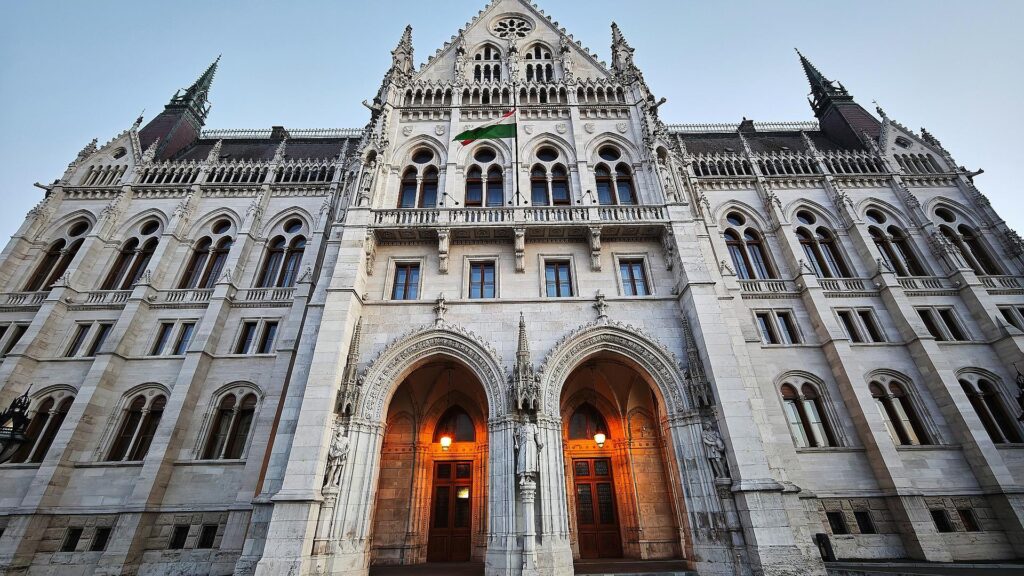 Ungarns Parlament (Archiv)