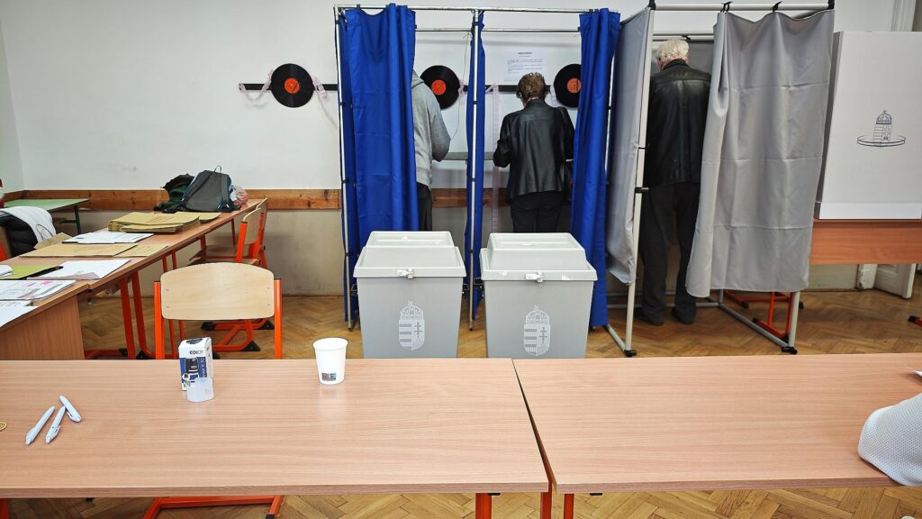 Wahllokal in Ungarn am 12.04.2026