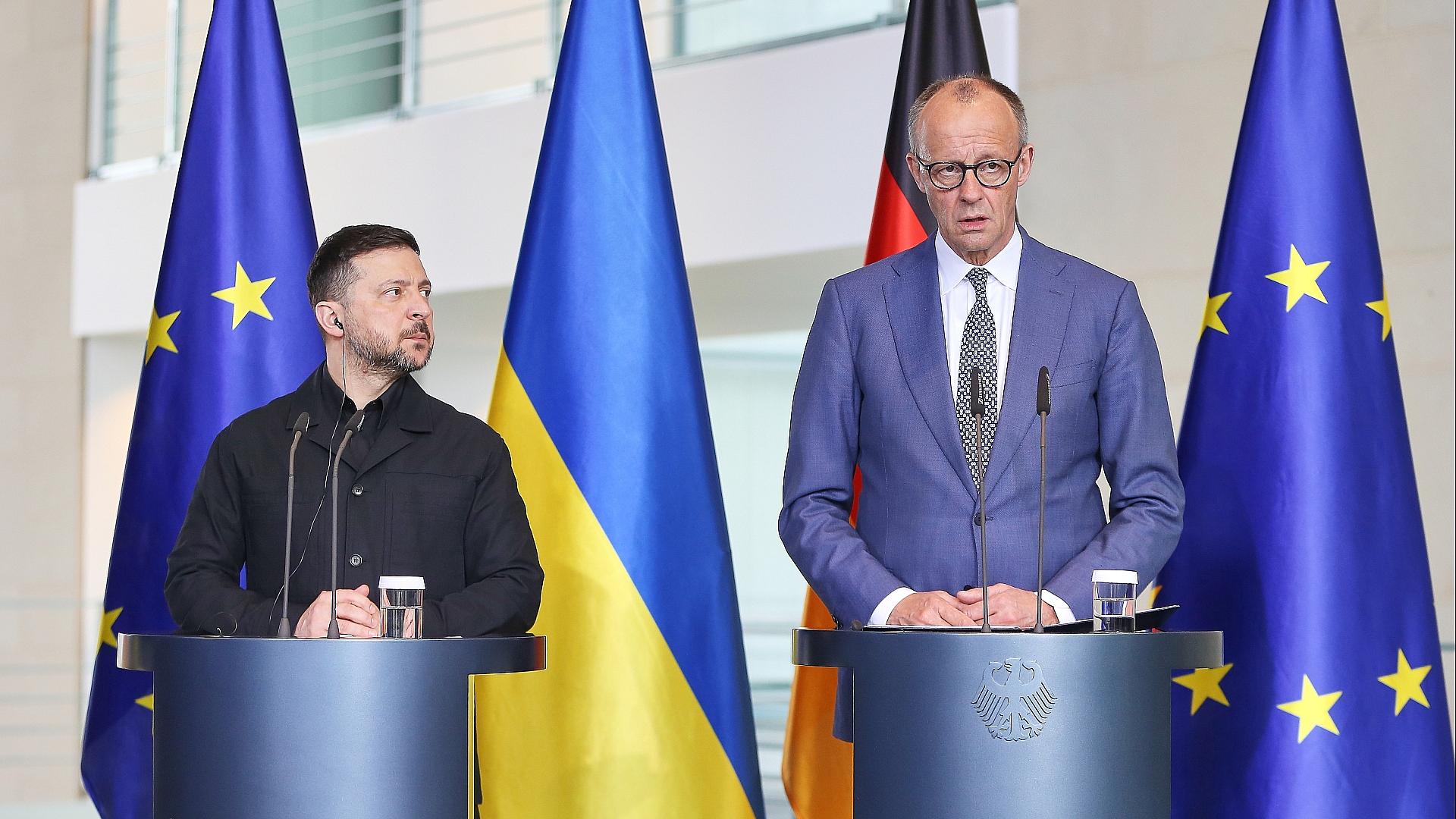Deutschland und Ukraine vereinbaren "strategische Partnerschaft" 1 Wolodymyr Selenskyj und Friedrich Merz am 14.04.2026