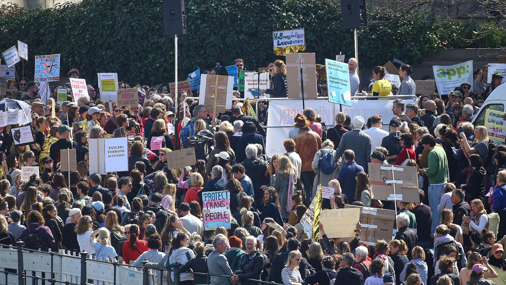 Demo gegen Kürzungen im Gesundheitswesen am 15.04.2026
