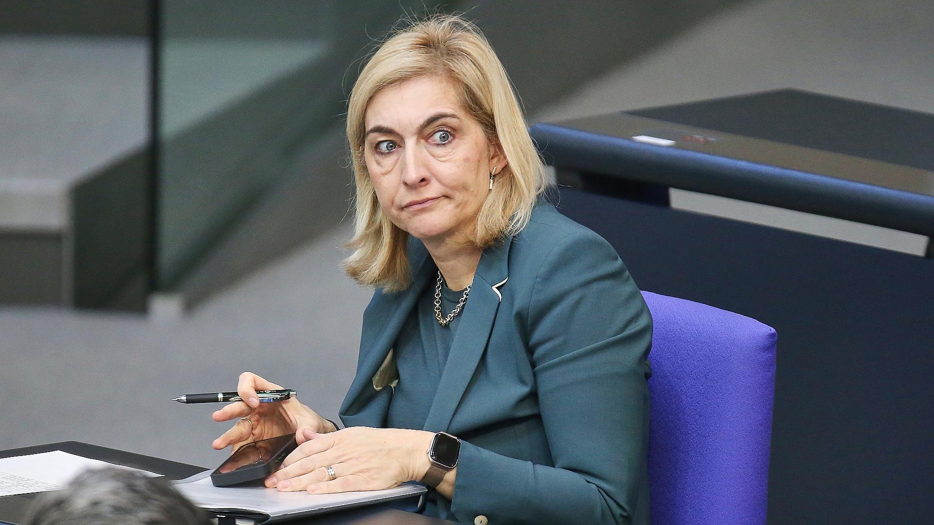 Nina Warken am 17.04.2026