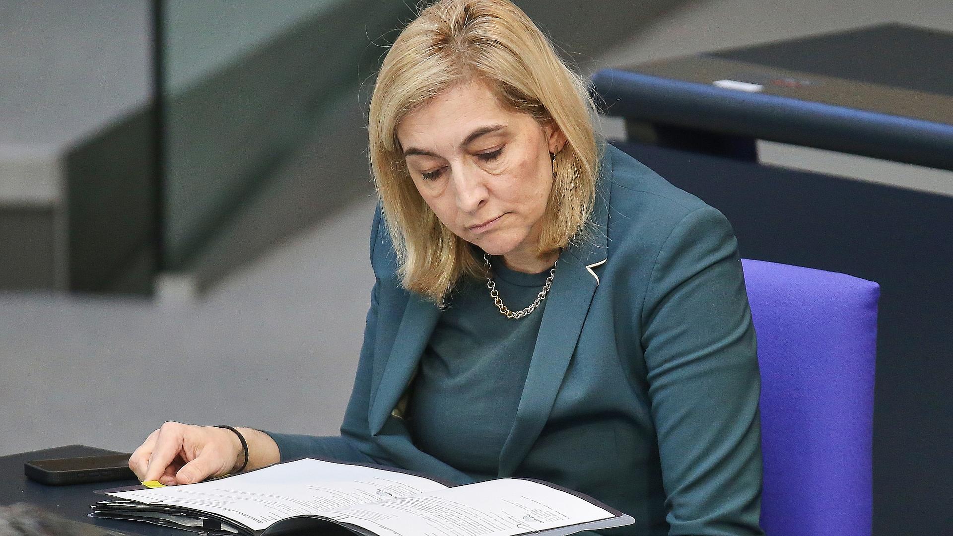 Nina Warken am 17.04.2026