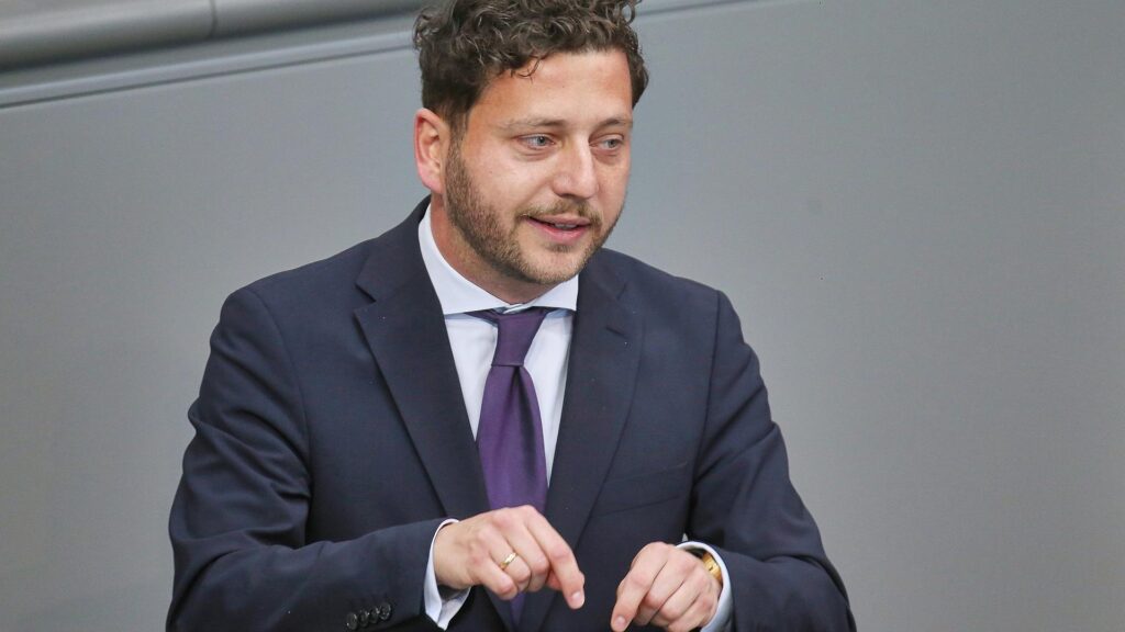 Felix Banaszak am 23.04.2026