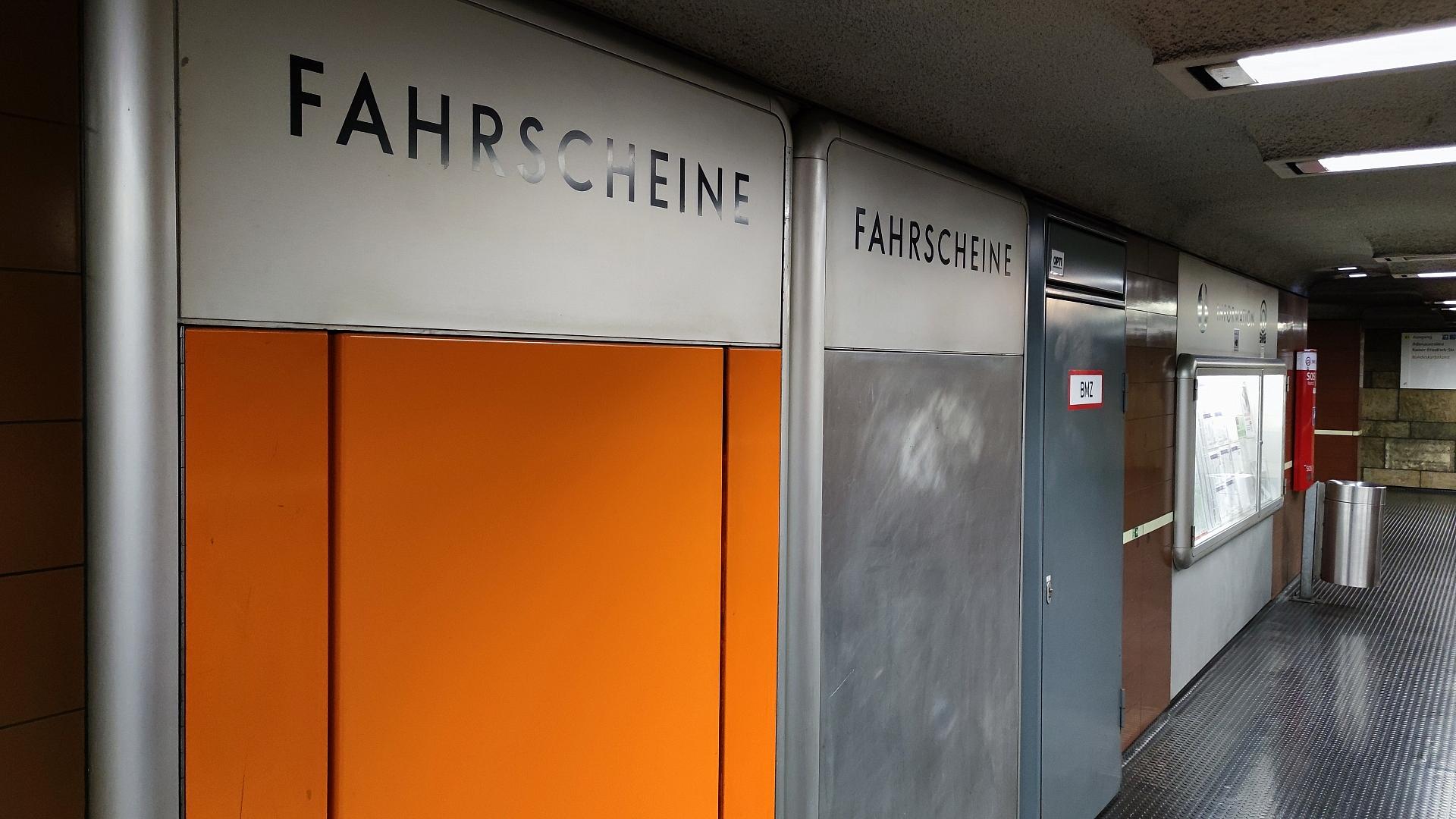 Entfernter Fahrscheinautomat (Archiv)