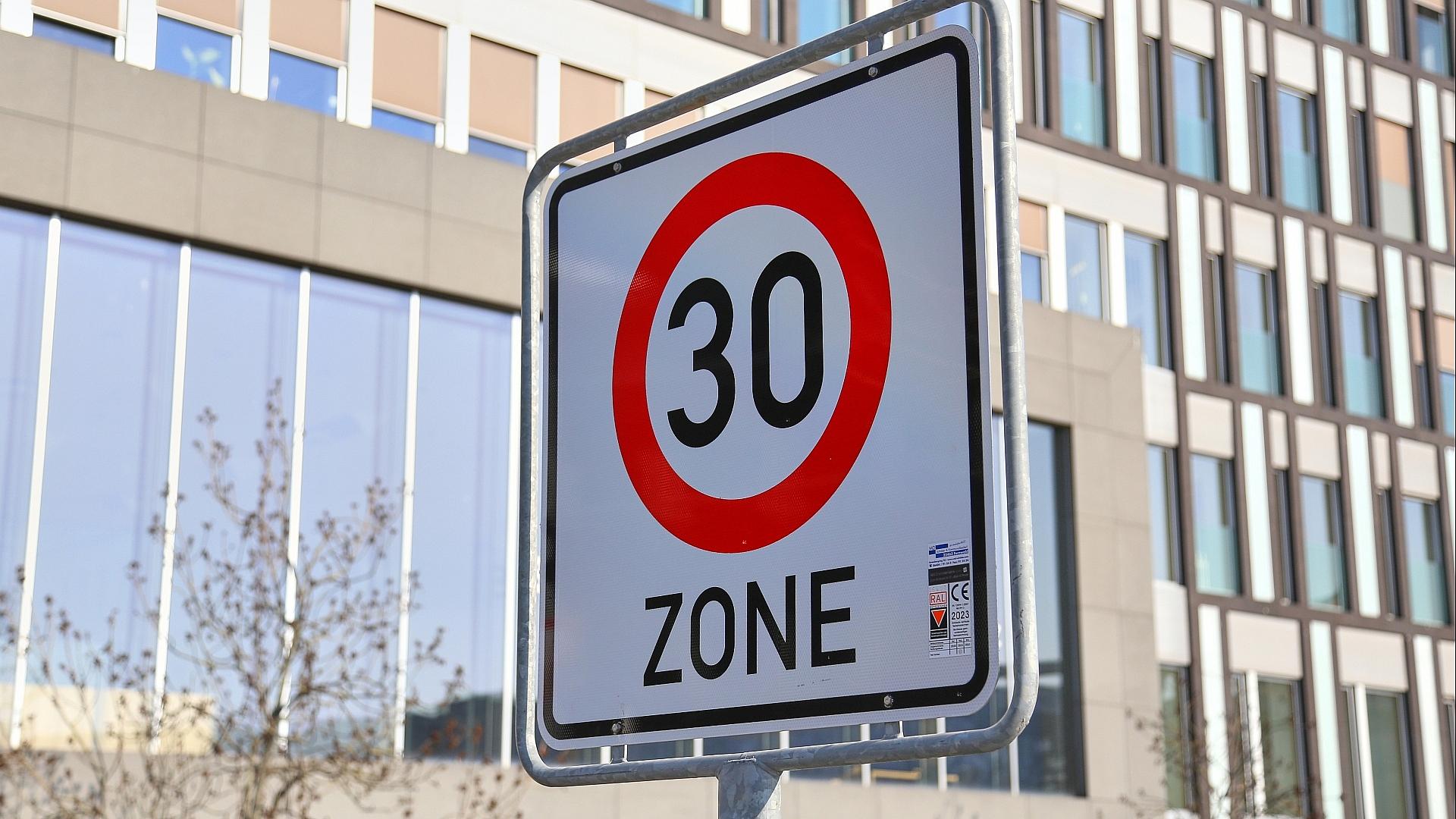 Tempo-30-Schild (Archiv)