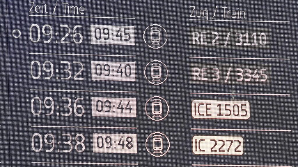 Anzeigetafel bei der Deutschen Bahn (Archiv)