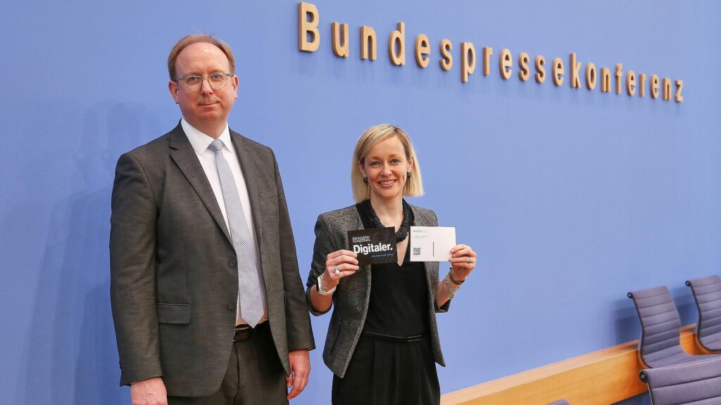 Andreas Hartl und Louisa Specht-Riemenschneider am 06.05.2026