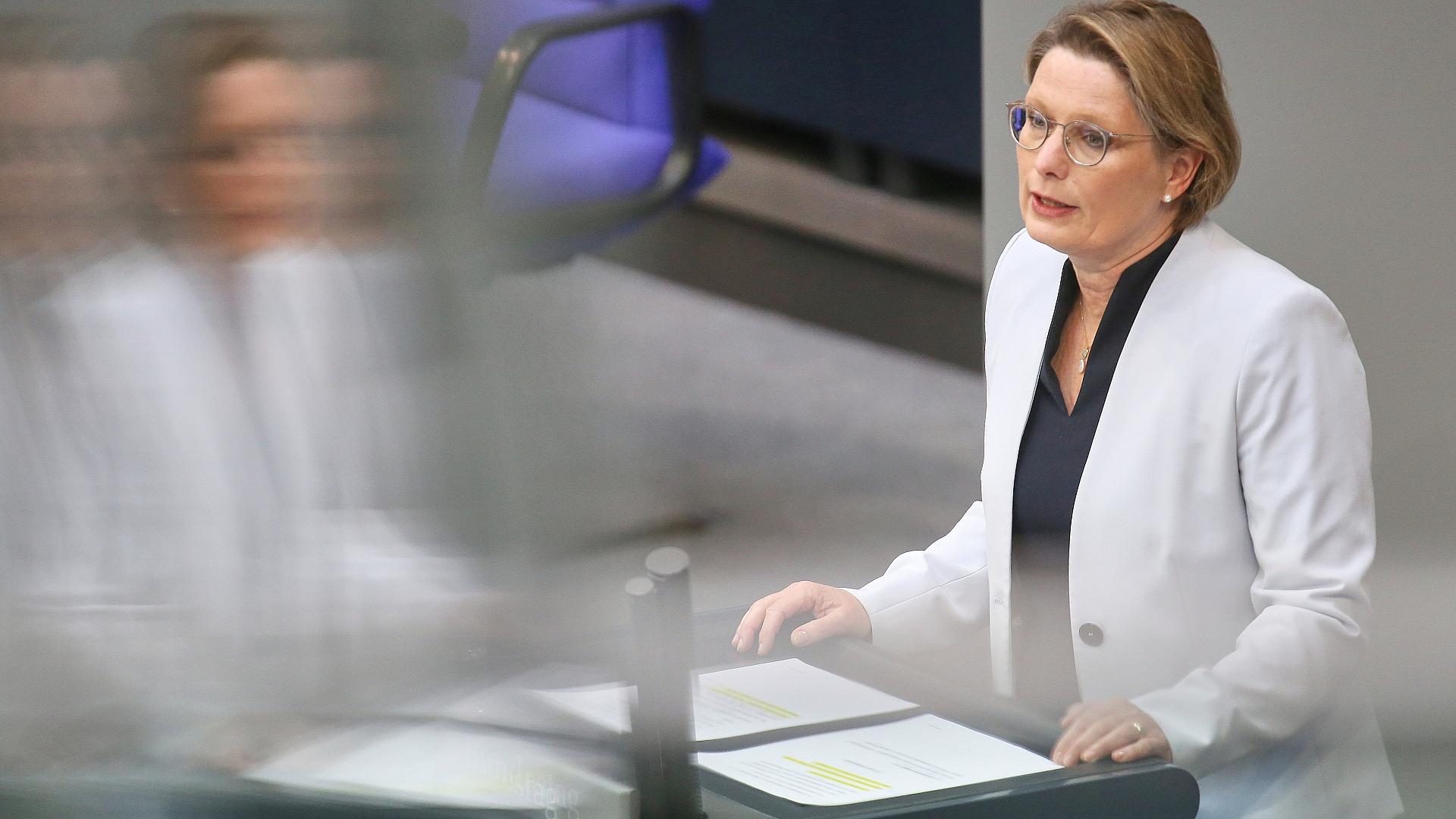 Hubig kritisiert Söder für Absage der "Entlastungsprämie" 1 Stefanie Hubig am 08.05.2026