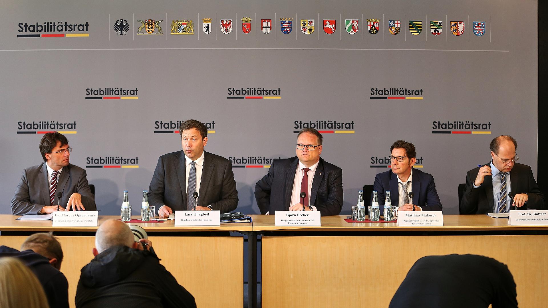 Pressekonferenz nach Sitzung von Stabilitätsrat am 11.05.2026