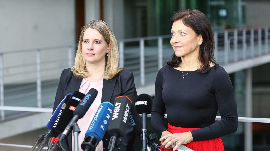 Kabinett beschließt Reform des Heizungsgesetzes 3 Verena Hubertz und Katherina Reiche am 13.05.2026