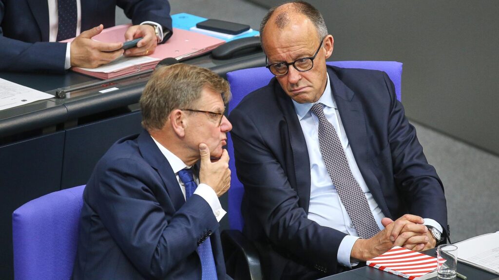 Johann Wadephul und Friedrich Merz am 21.05.2026